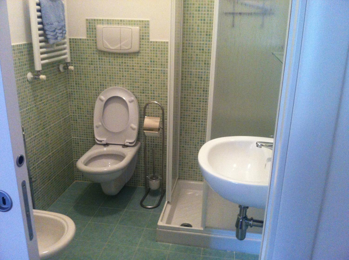 Bathroom 4, EMMEVVI, Vibo Valentia