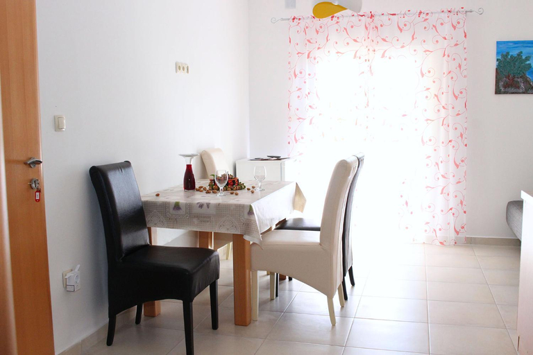 Others 3, Apartments Bella, Vodice