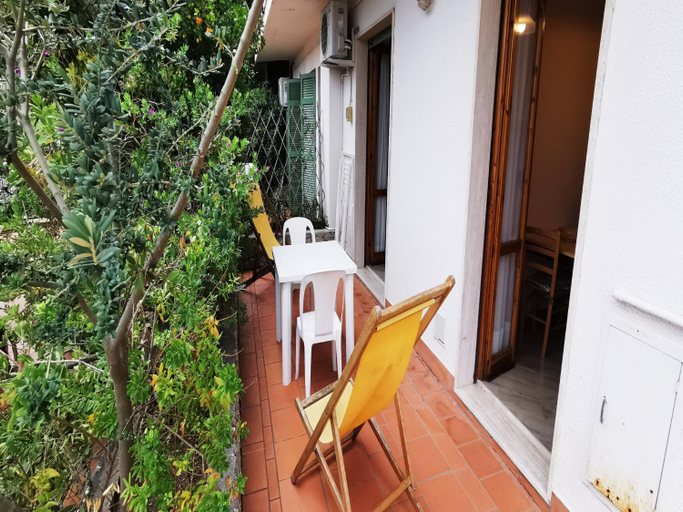 Others 5, Apartment in Pietra Ligure, Savona