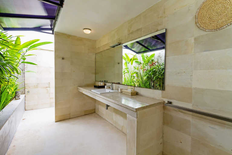 Others 5, Villa Eindra, Badung