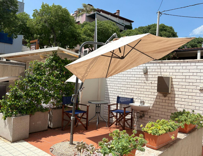 Others 4, Apartments and Rooms Tudor, Split