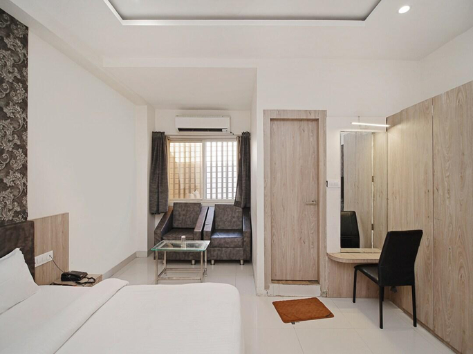 Others 2, Hotel Kamad Giri, Ujjain