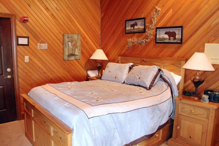 Bedroom 2, The Inn at Dresden, Muskingum