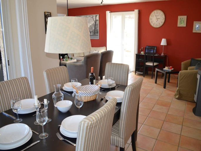 Food & Drinks, Villa in Escales with Private Pool, Aude