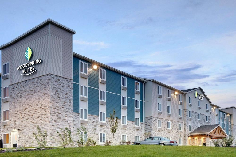 Exterior & Views 1, WoodSpring Suites Carol Stream - Chicago, Dupage