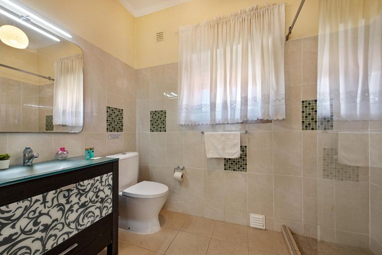 Bathroom 4, Well-appointed villa is situated in the popular resort of Vilamoura, Loulé