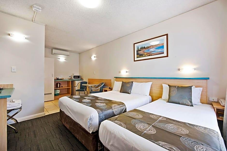 Bedroom 3, Welcome Inn 277, Adelaide