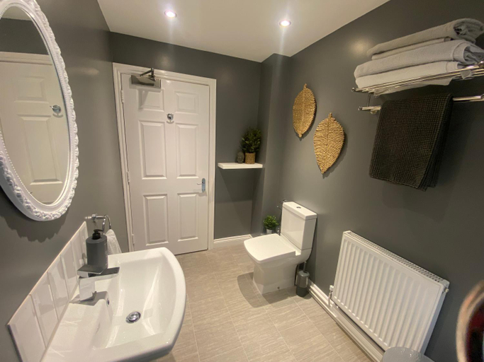 Shower 4, Sanctuary Rooms, Essex