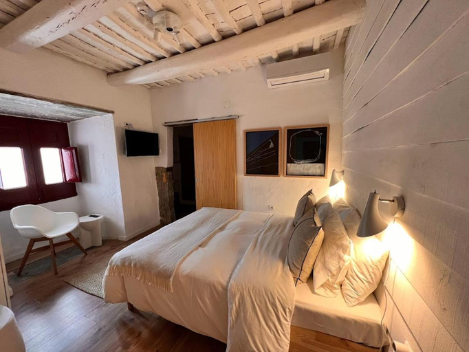 Bedroom 2, Slowly-Com Vagar, Mourão