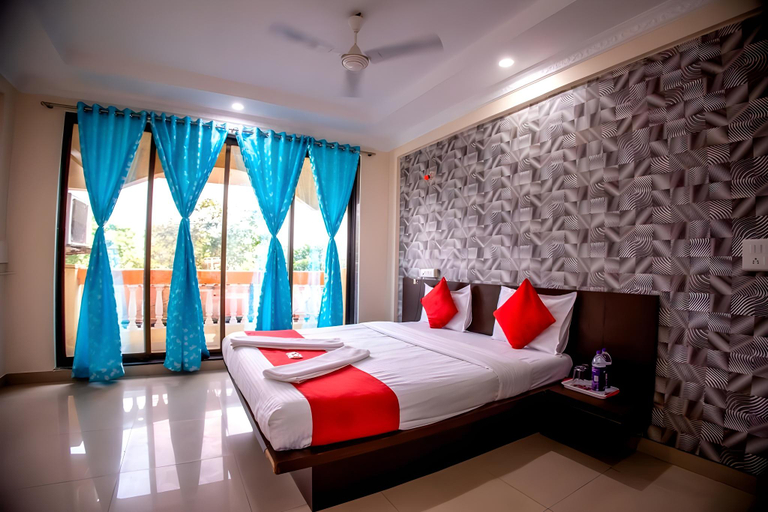 Bedroom 3, Om Palace, Pune