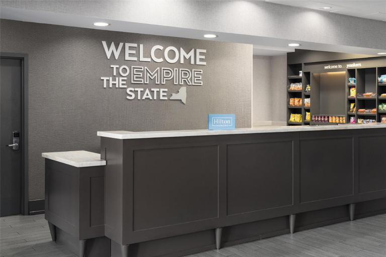 Public Area 3, Hampton Inn & Suites Yonkers - Westchester, Westchester