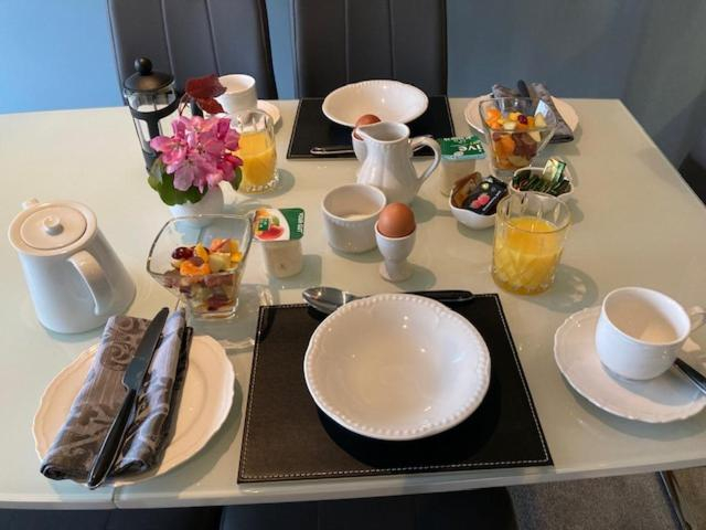 Others 5, Tailors Lodge, Continental Breakfast
