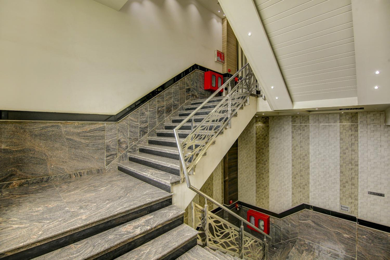 Public Area 2, Townhouse OAK Hotel C Pearls, Delhi