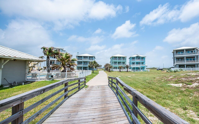 Exterior & Views 2, All Decked Out by Silver Sands Vacation Rentals, Nueces