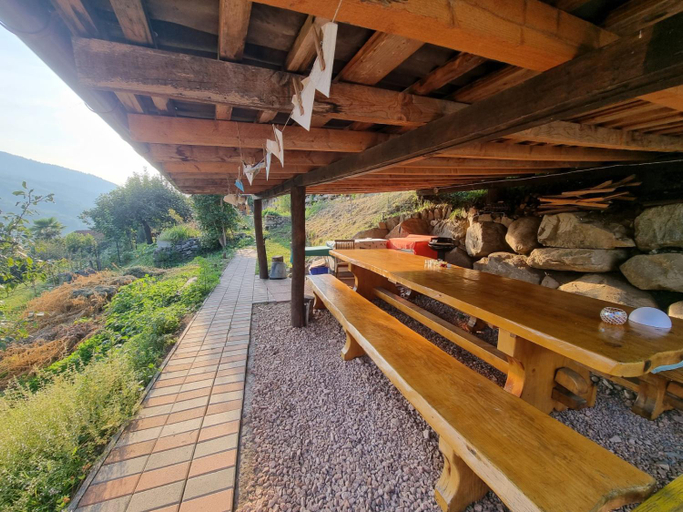 Others 5, La Nave B&B, Lugano
