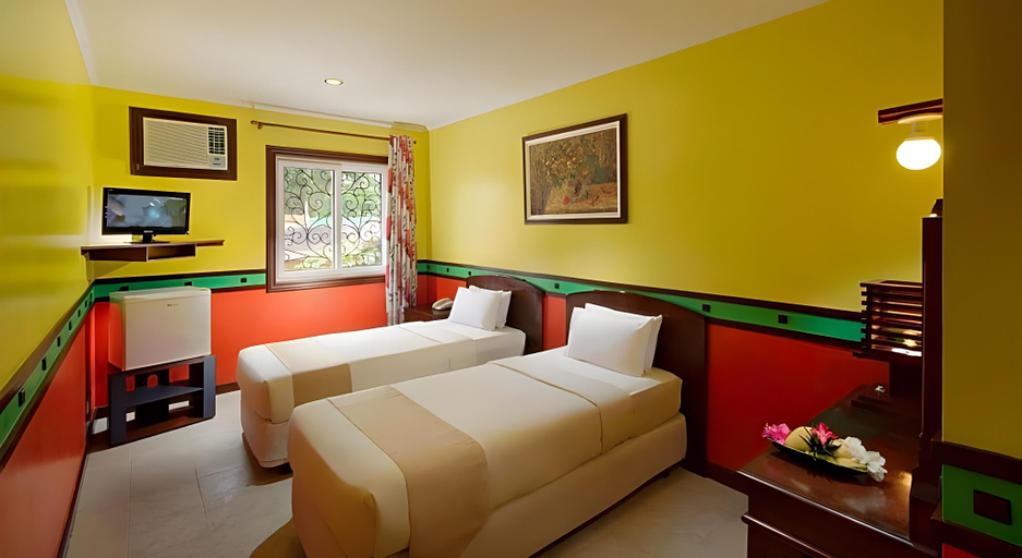Bedroom 3, Flushing Meadows Resort, Dauis