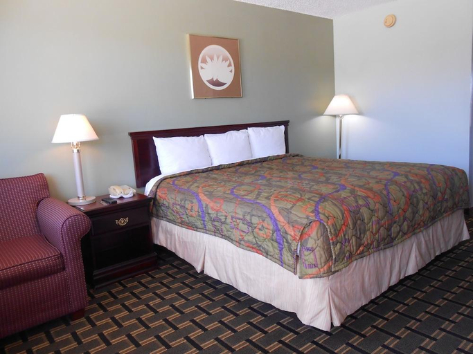 Bedroom 3, Budget Inn Siloam Springs, Benton