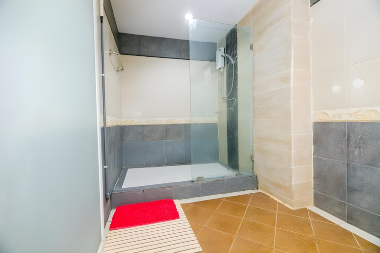 Bathroom 3, Huandalha Resort, Muang Lamphun