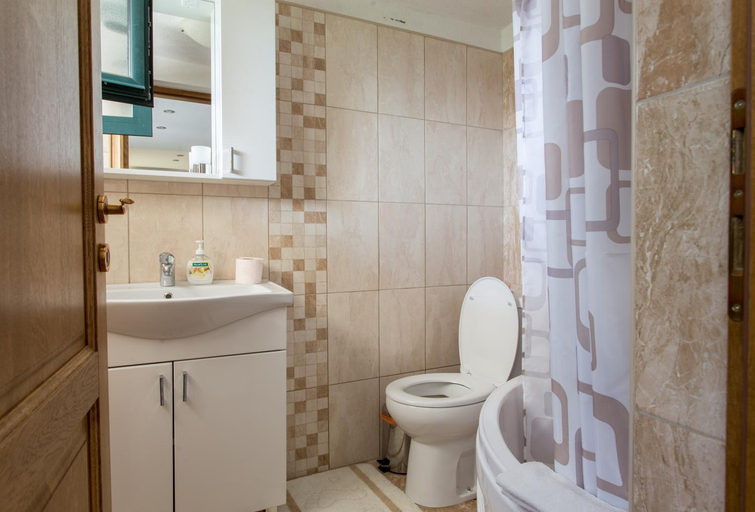 Bathroom 4, Apartment Panorama