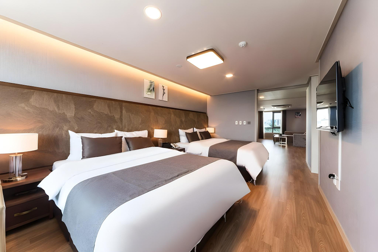 Bedroom 2, fullmoonhotel, Jung