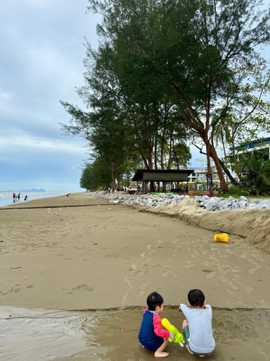 Others 2, Roxy Sematan Beach Townhouse Deluxe 3 ,5 & 6, Lundu