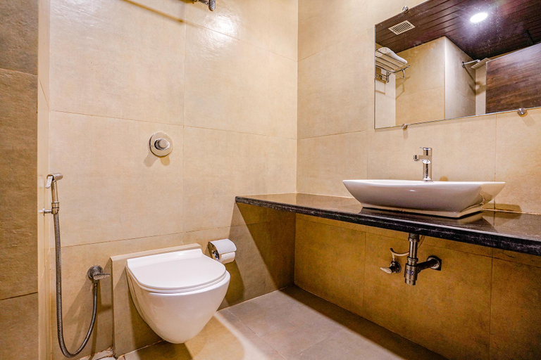 Bathroom 4, FabHotel Vertigo Suites - Nr BKC, Mumbai Suburban