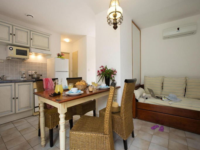 2, Corsican Apartment near a Sandy Beach, Corse-du-Sud