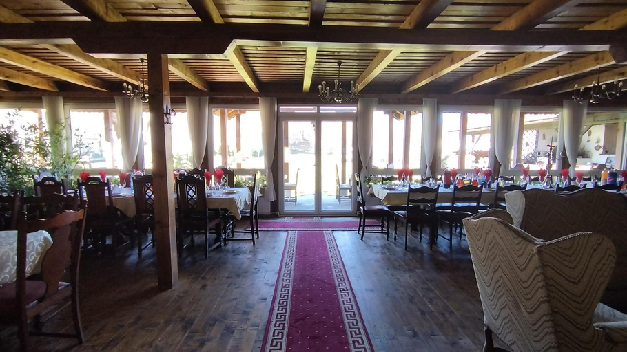 Food & Drinks 5, Casa Veche, Maldaresti