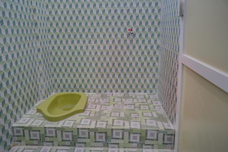 Bathroom 2, OYO Life 92918 Rumah Kost Arrahma Syariah, Nganjuk