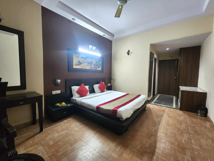 Bedroom 3, Hotel Mid Town, Delhi