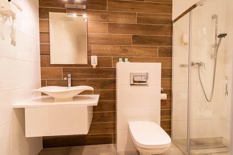 Bathroom 4, Hotel Krosno-Nafta, Krosno