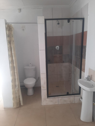Bathroom 4, Yolkel guesthouse, Ekurhuleni