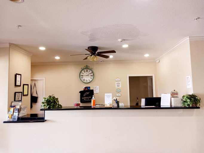 Public Area 2, Quality Inn & Suites, Dewitt