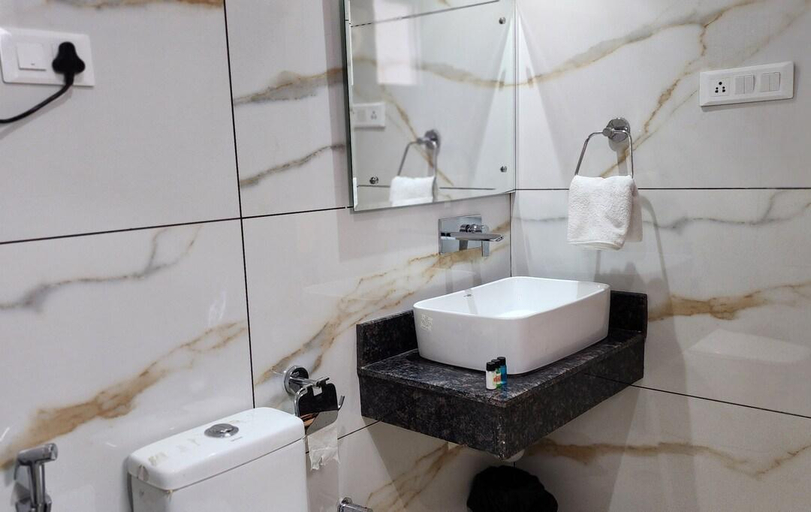 Bathroom 4, Hotel The Vaishvik, Reasi