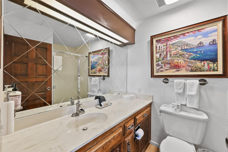 Bathroom 2, Catalina Courtyard Suites, Los Angeles