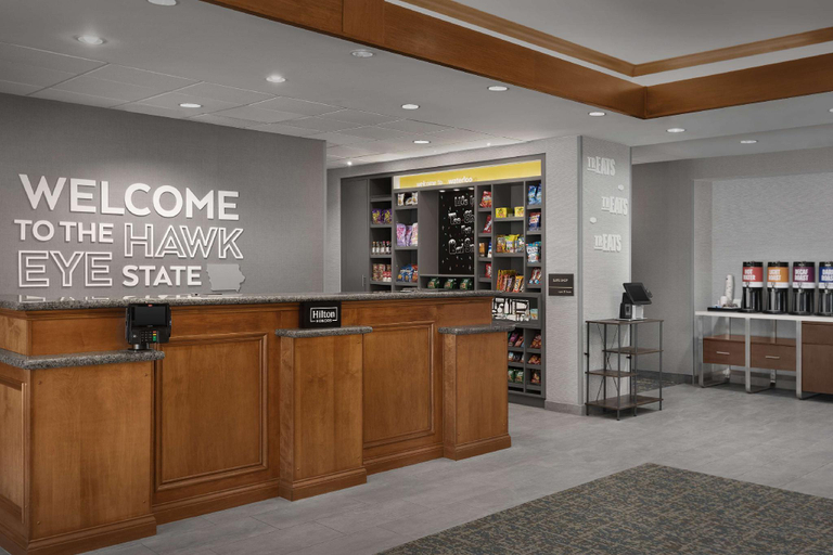 Public Area 2, Hampton Inn Waterloo Cedar Valley, Black Hawk