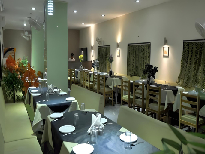 Food & Drinks 5, Hotel Mittal Avenue, Ujjain