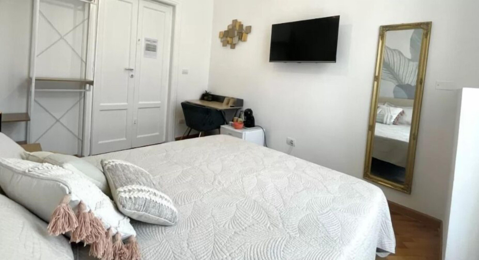 Bedroom 3, Barirooms Imbriani 15, Bari