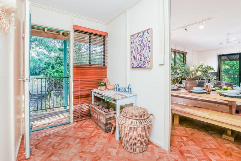 Others 3, Banksia House - on Main Beach, Agnes Water, Miriam Vale