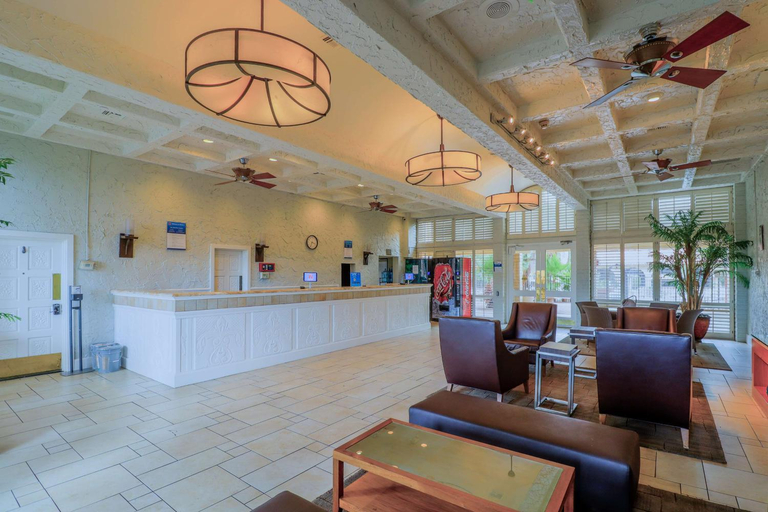 Public Area, Motel 6 Phoenix, AZ – Sky Harbor, Maricopa