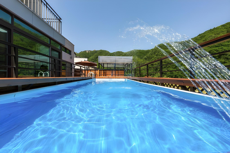 Others 5, Nine to zero Pension, Chuncheon