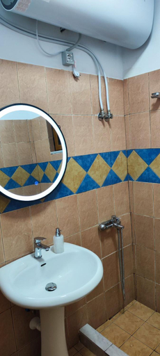 Bathroom, Astoria Apartments, Sarandës