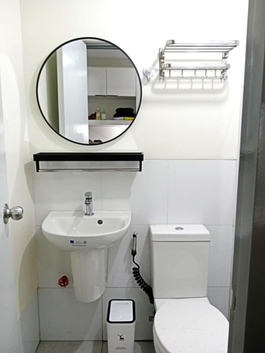 Bathroom 4, Studio 7, Quezon City