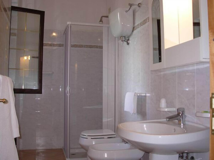 Bathroom 4, Residence Hotel La Taverna, Vibo Valentia