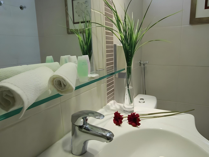 Bathroom 4, Isrotel Agamim Hotel