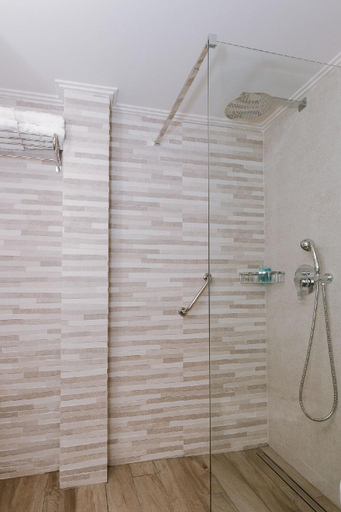 Bathroom 5, Akti Taygetos Conference Resort, Peloponnese
