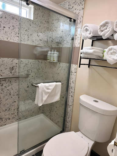 Bathroom 3, Beachwalker Inn, San Luis Obispo