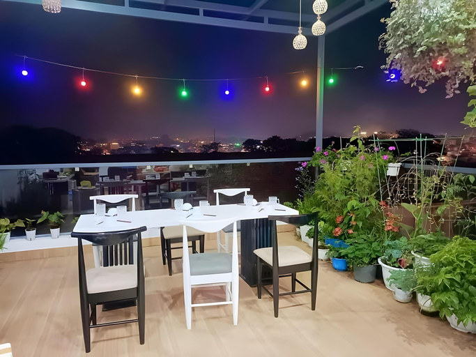 Food & Drinks 3, White Coffee House Hotel, Đà Lạt