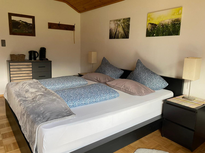 Others 4, Egglmeiers Doppelzimmer, Liezen
