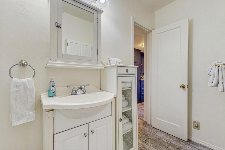 Bathroom 3, Sam Hughes, Pima